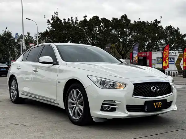 Infiniti Q50L 2015
