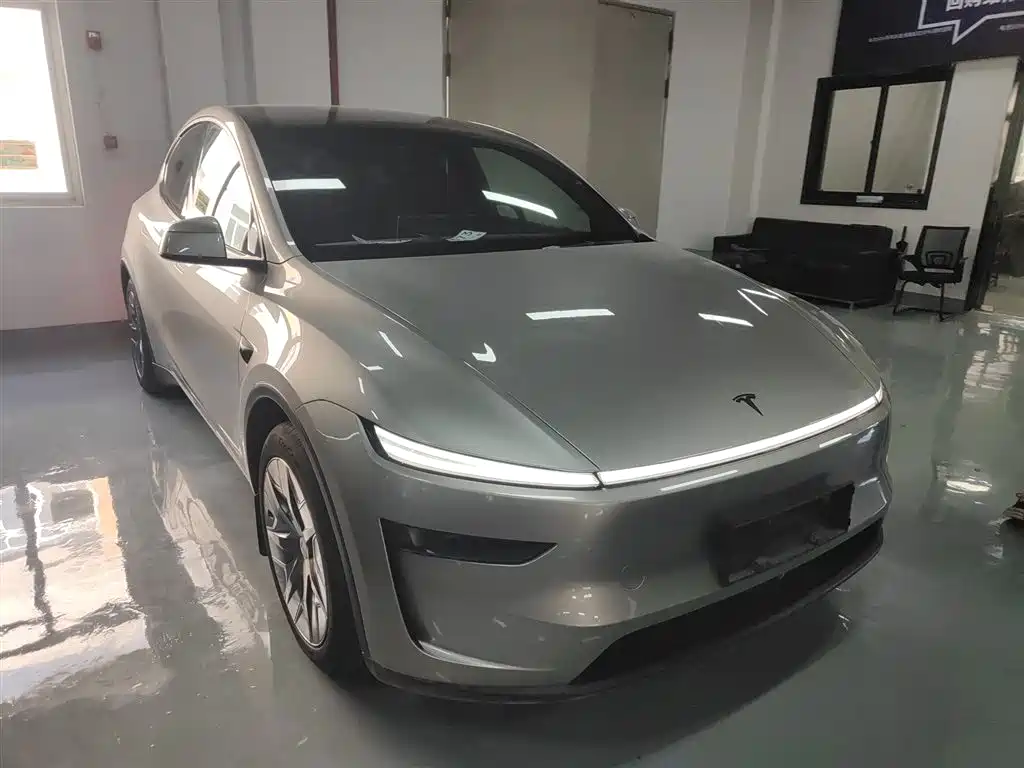Tesla Model Y L 2025 — фото 22