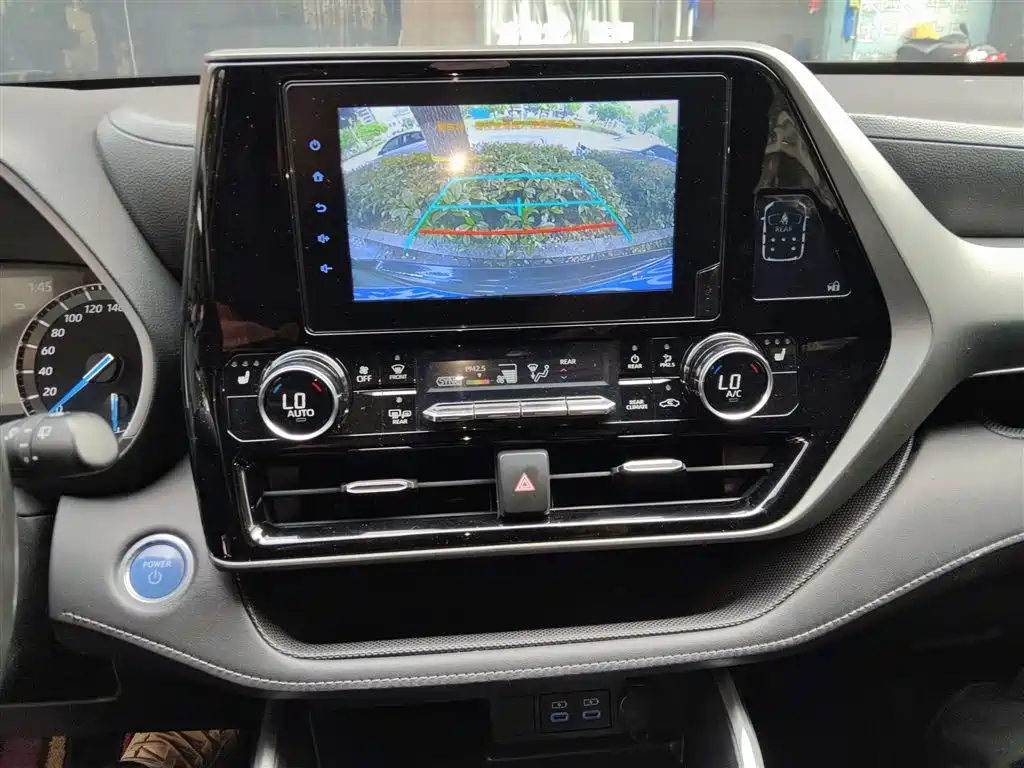 Toyota Highlander 2023 — фото 12