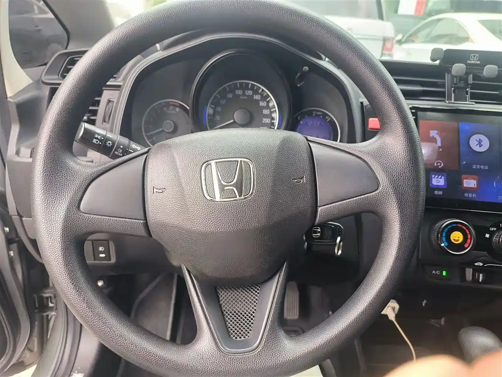 Honda Fit 2017 — фото 11
