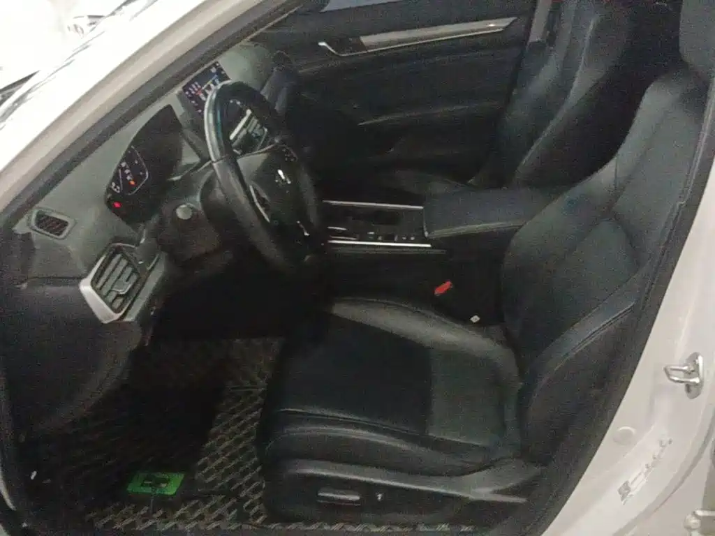 Honda Accord 2018 — фото 11