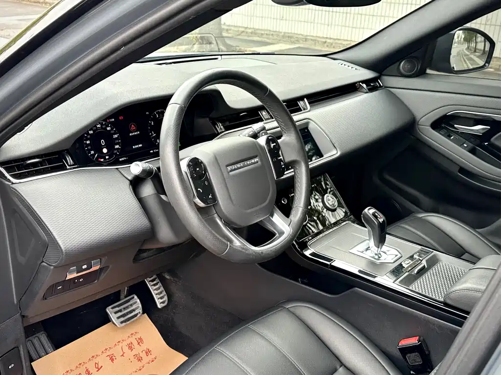 Land Rover Evoque 2021 — фото 8