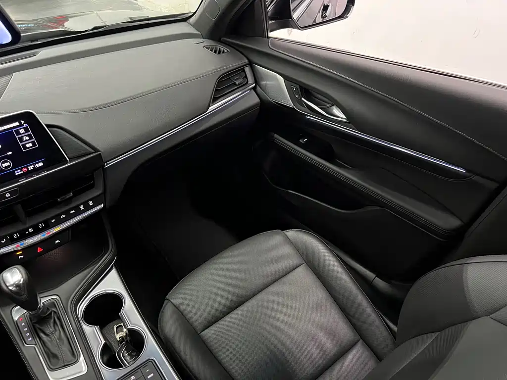 Cadillac CT4 2023 — фото 17
