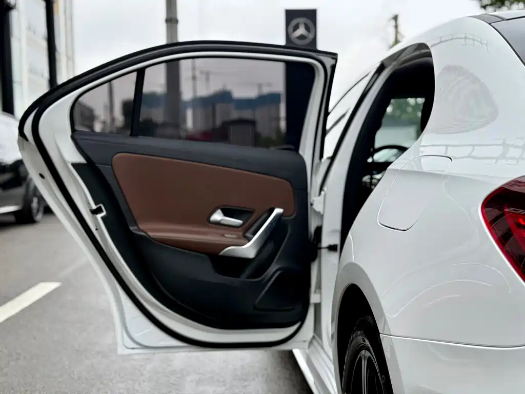 Mercedes-Benz A-Class 2022 — фото 18