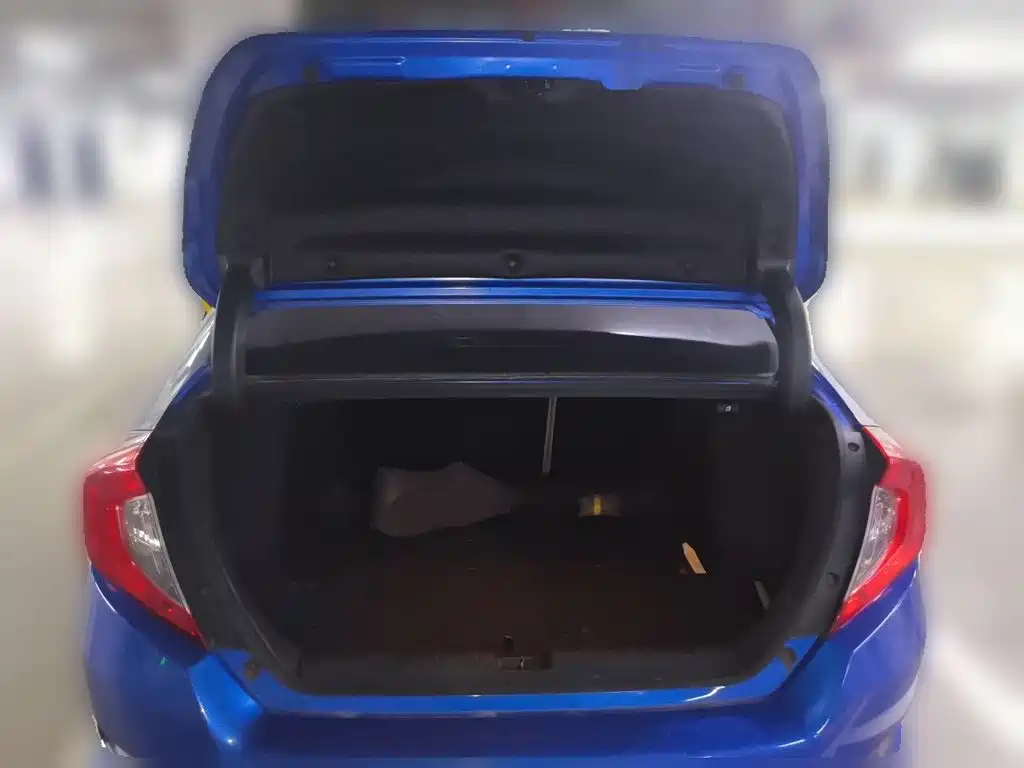 Honda Civic 2018 — фото 10