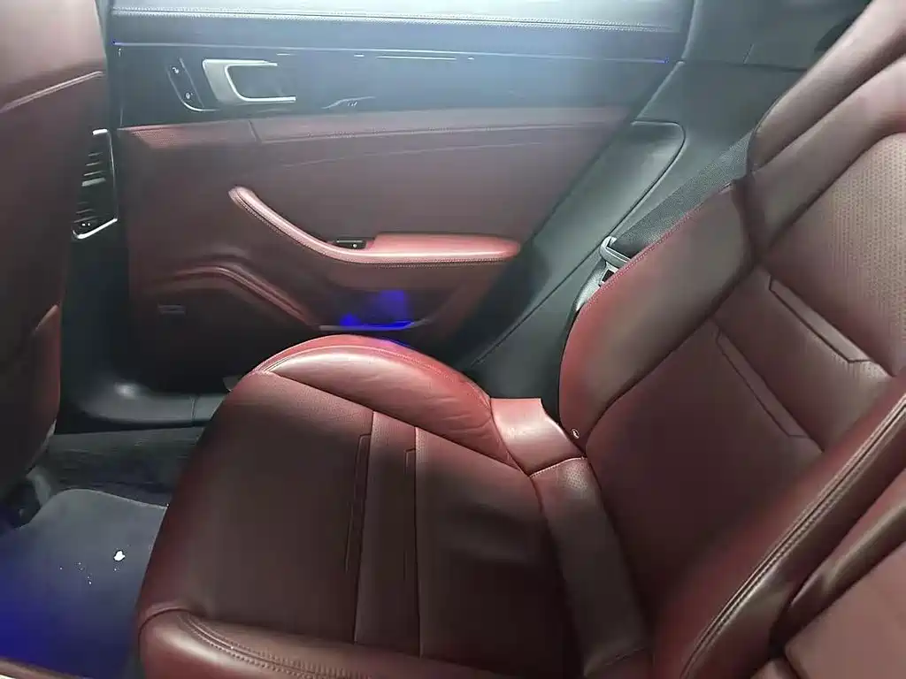 Porsche Panamera 2018 — фото 12