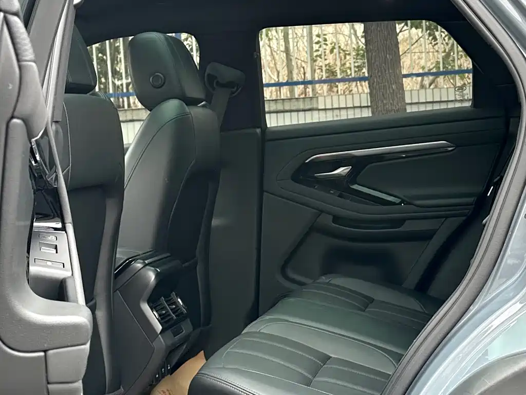 Land Rover Evoque 2021 — фото 11