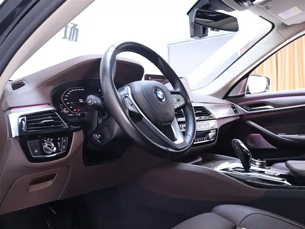BMW 5 Series 2020 — фото 11