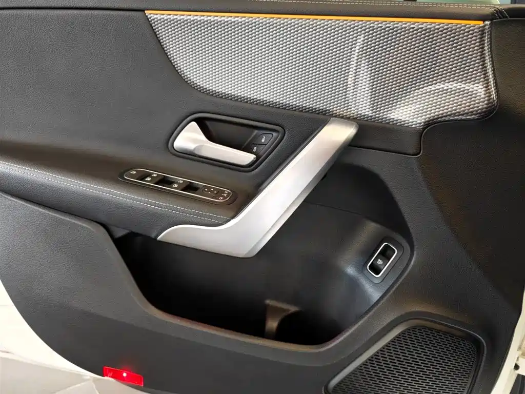 Mercedes-Benz A-Class 2022 — фото 15