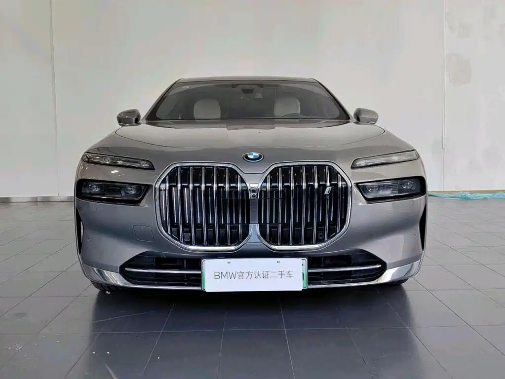 BMW i7 2023 — фото 2