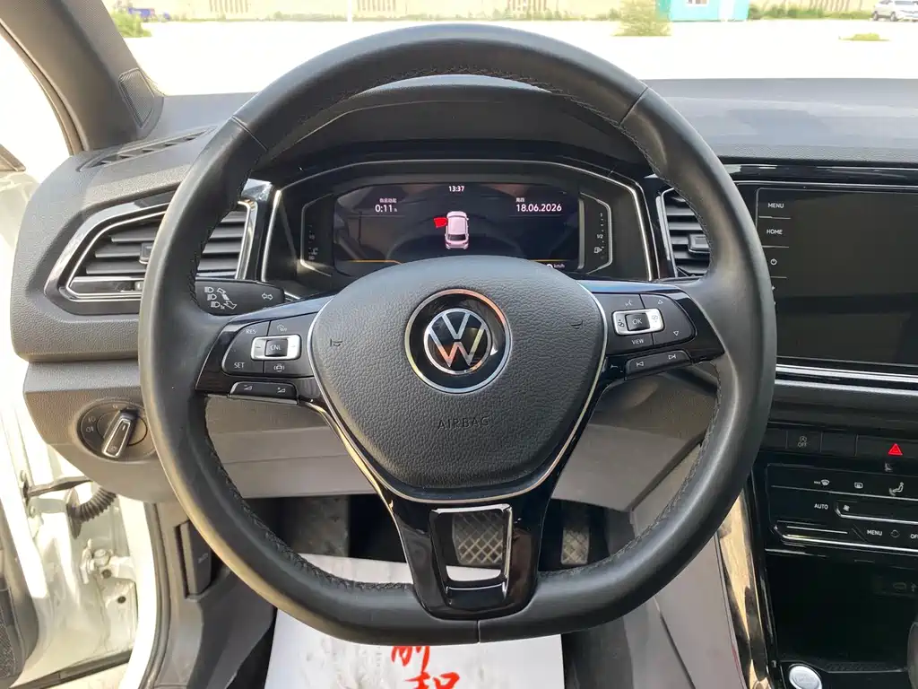 Volkswagen T-Roc 2022 — фото 11