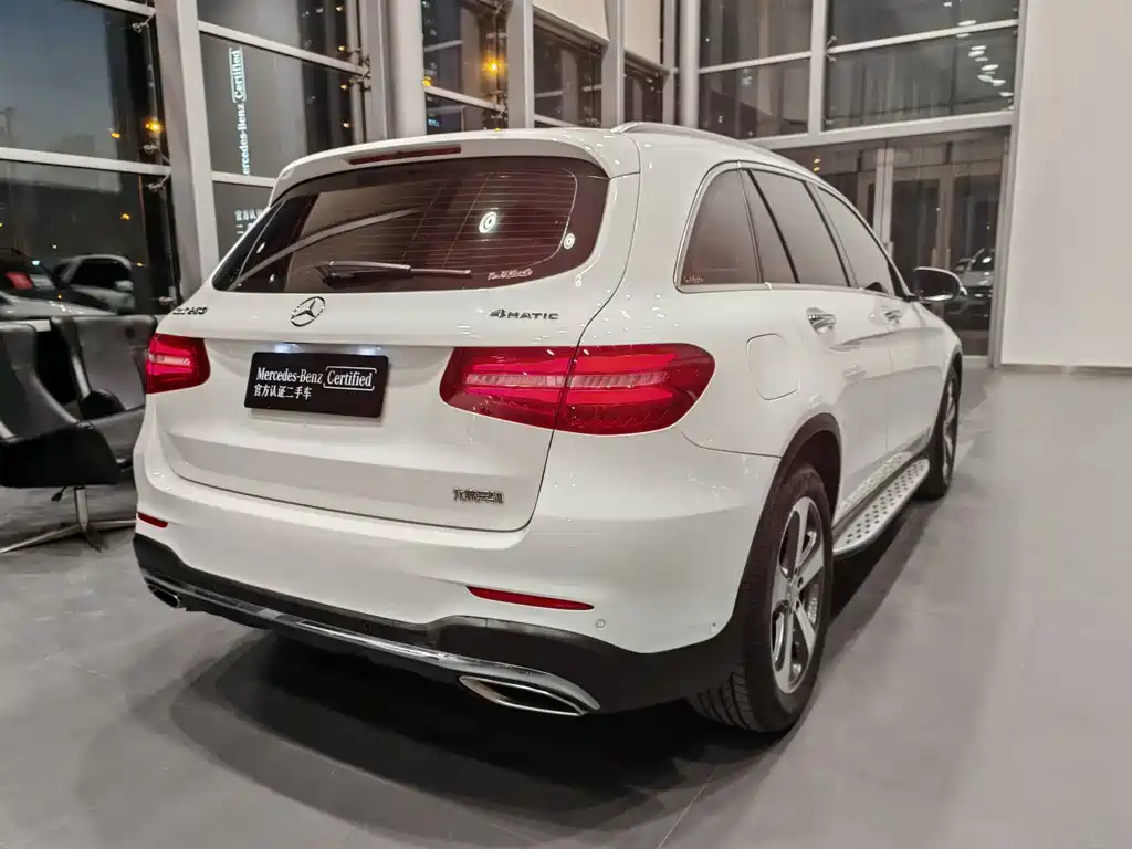 Mercedes-Benz GLC 2017 — фото 16