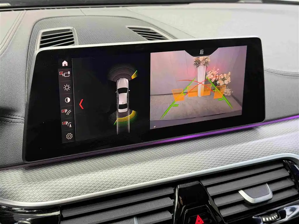 BMW 5 Series 2019 — фото 17