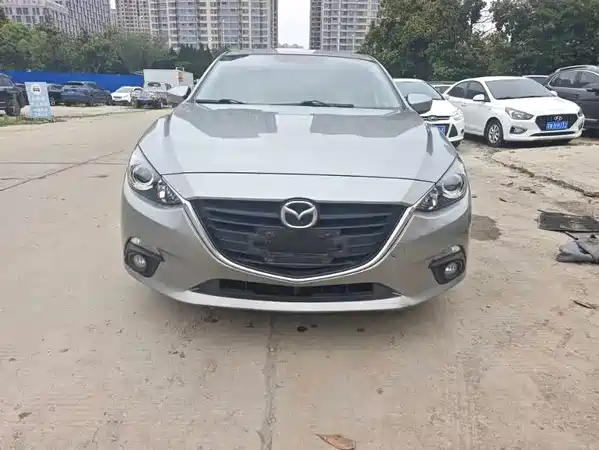 Mazda 3 Axela 2016