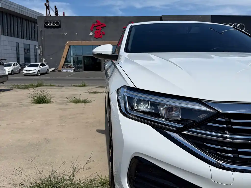 Volkswagen Sagitar 2023