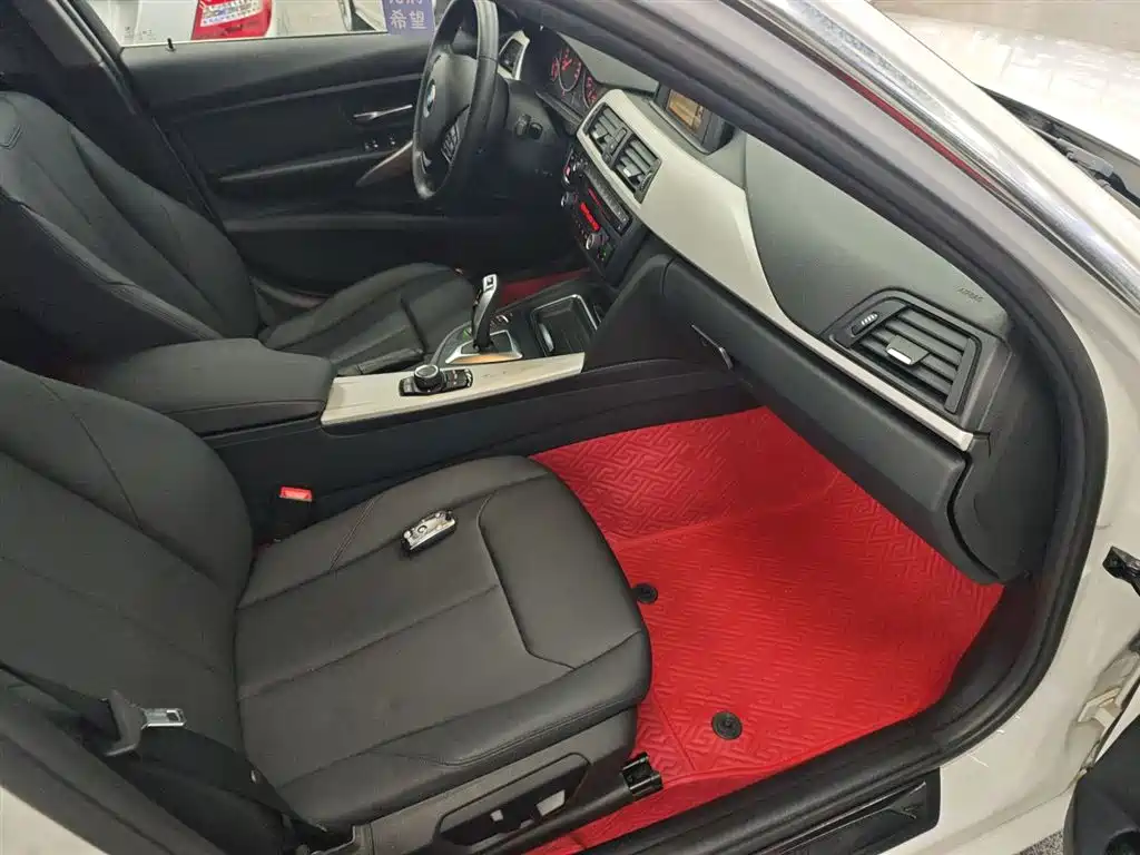 BMW 3 Series 2015 — фото 20