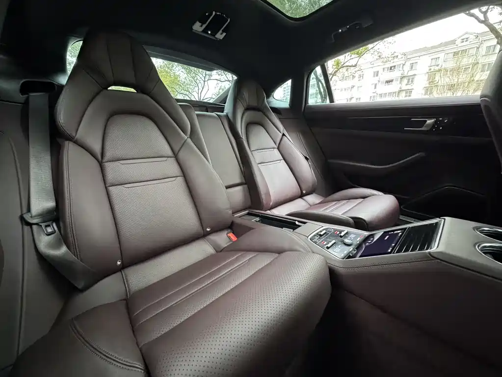 Porsche Panamera 2018 — фото 15