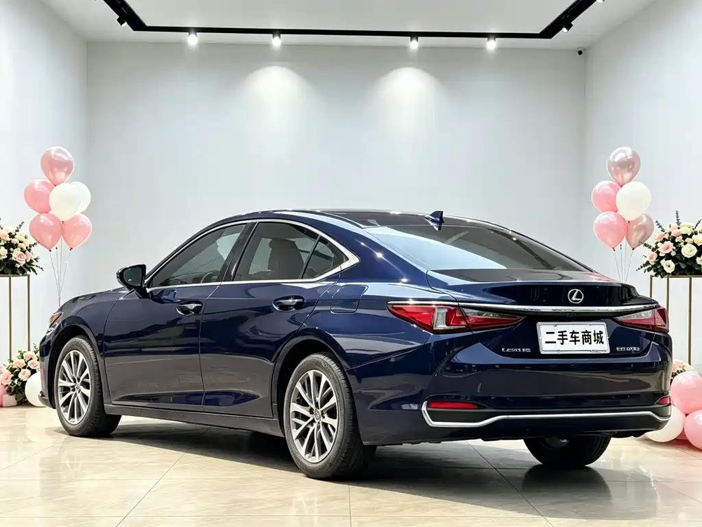 Lexus ES 2023 — фото 14