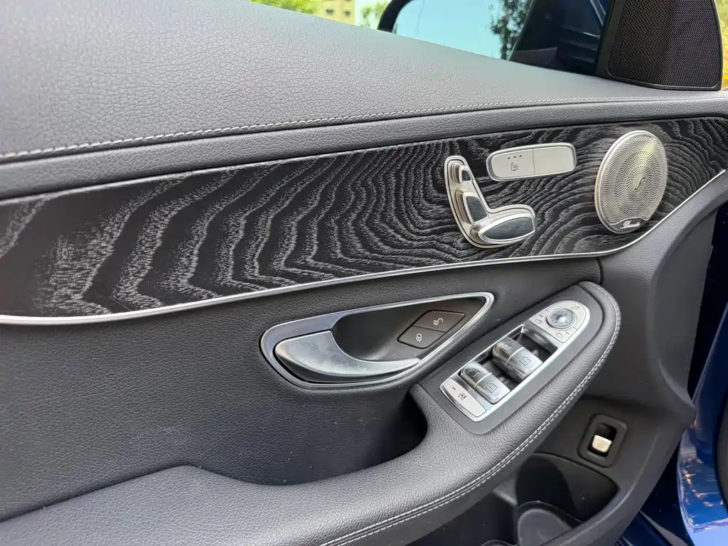 Mercedes-Benz C-Class 2020