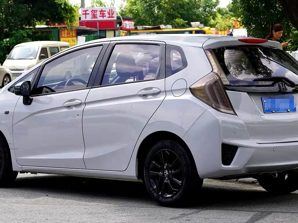 Honda Fit 2016 — фото 3