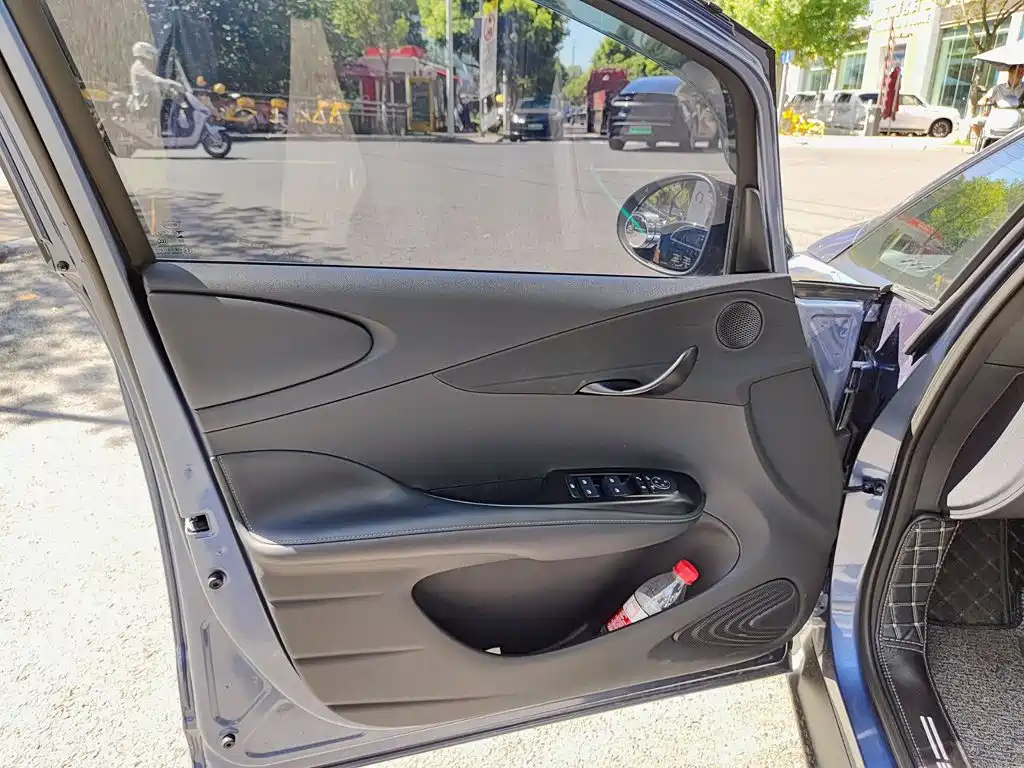 BYD Dolphin 2024