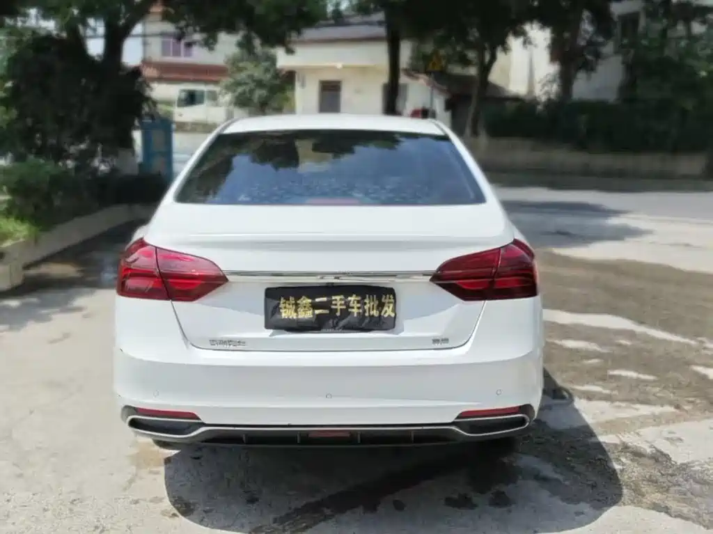 Geely Emgrand 2020