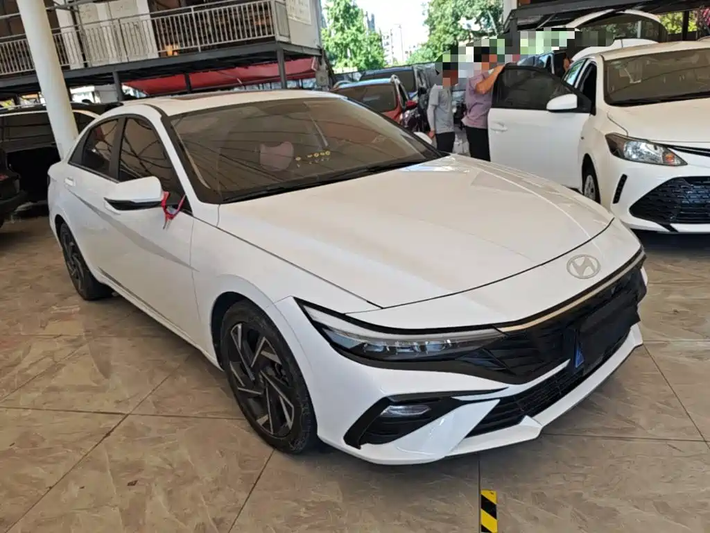 Hyundai Elantra 2024