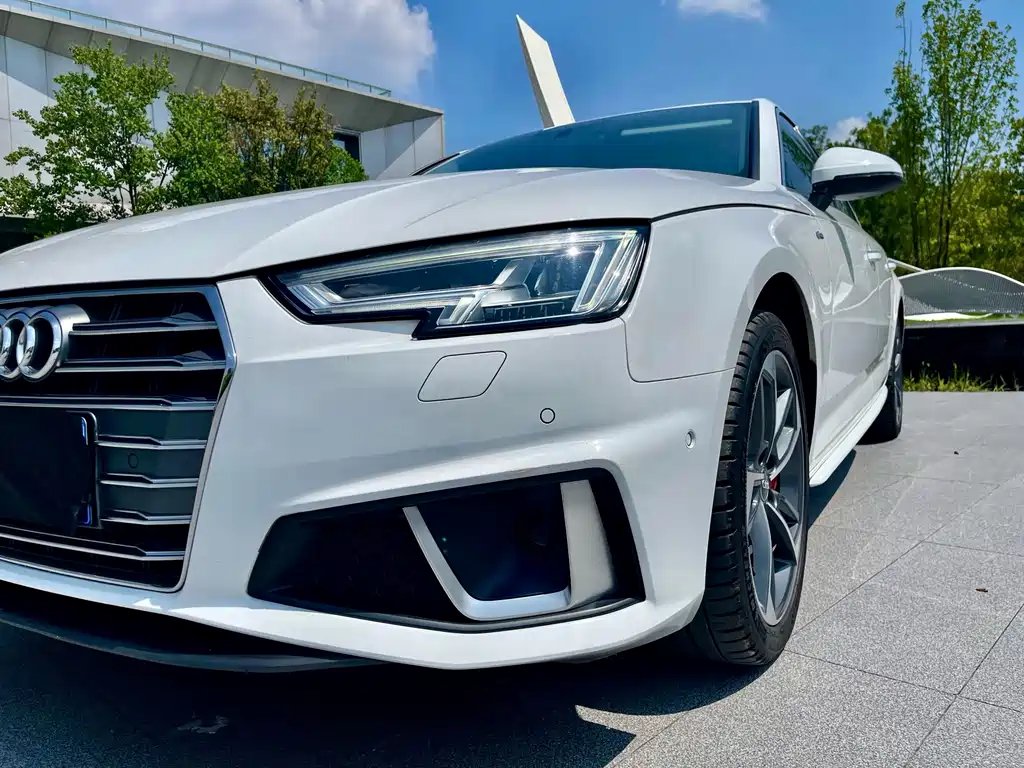 Audi A4L 2019 — фото 4