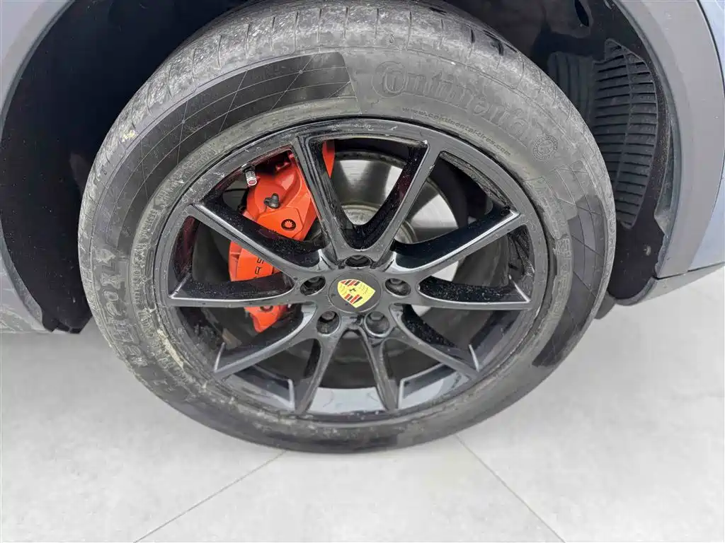 Porsche Cayenne 2018 — фото 12