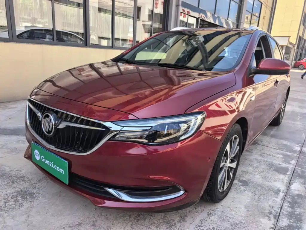 Buick Excelle 2018 — фото 1