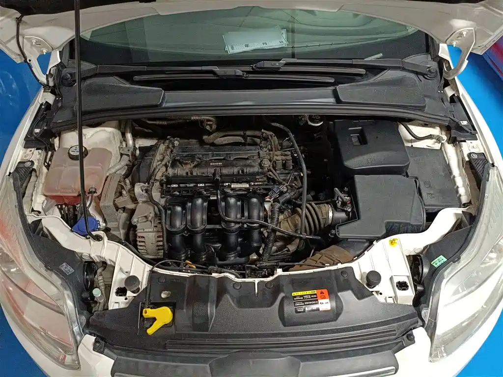 Ford Focus 2014 — фото 16