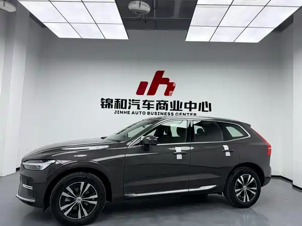 Volvo XC60 2025