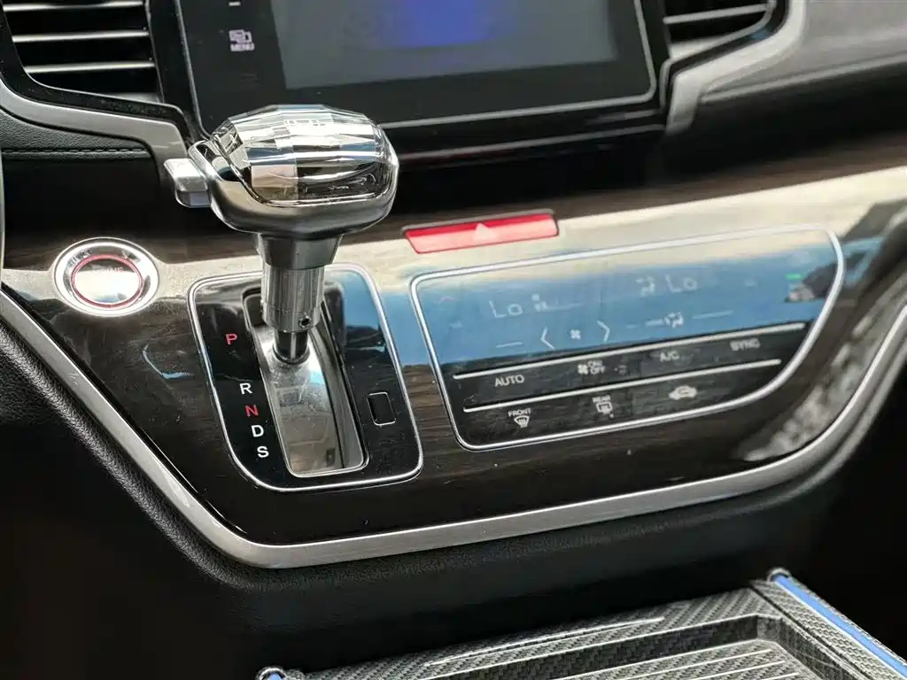 Honda Odyssey 2018 — фото 17