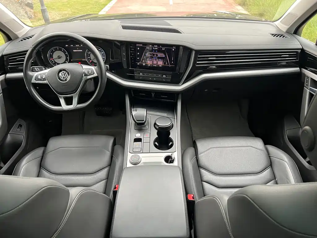 Volkswagen Touareg 2019 — фото 11