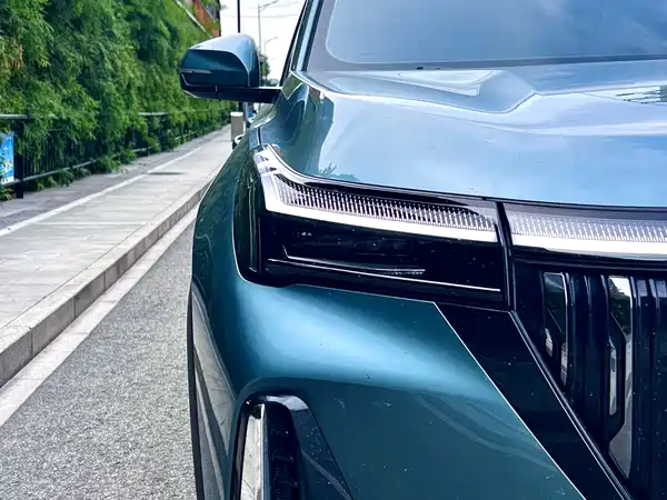 Geely Boyue L 2025