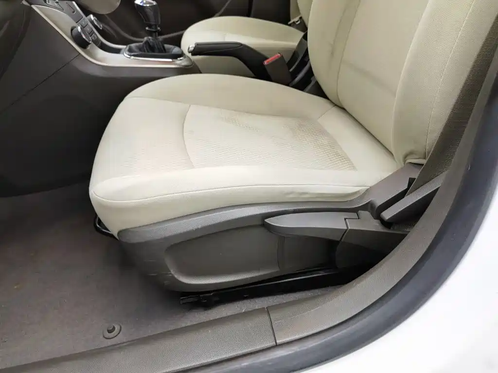 Chevrolet Cruze 2015 — фото 20