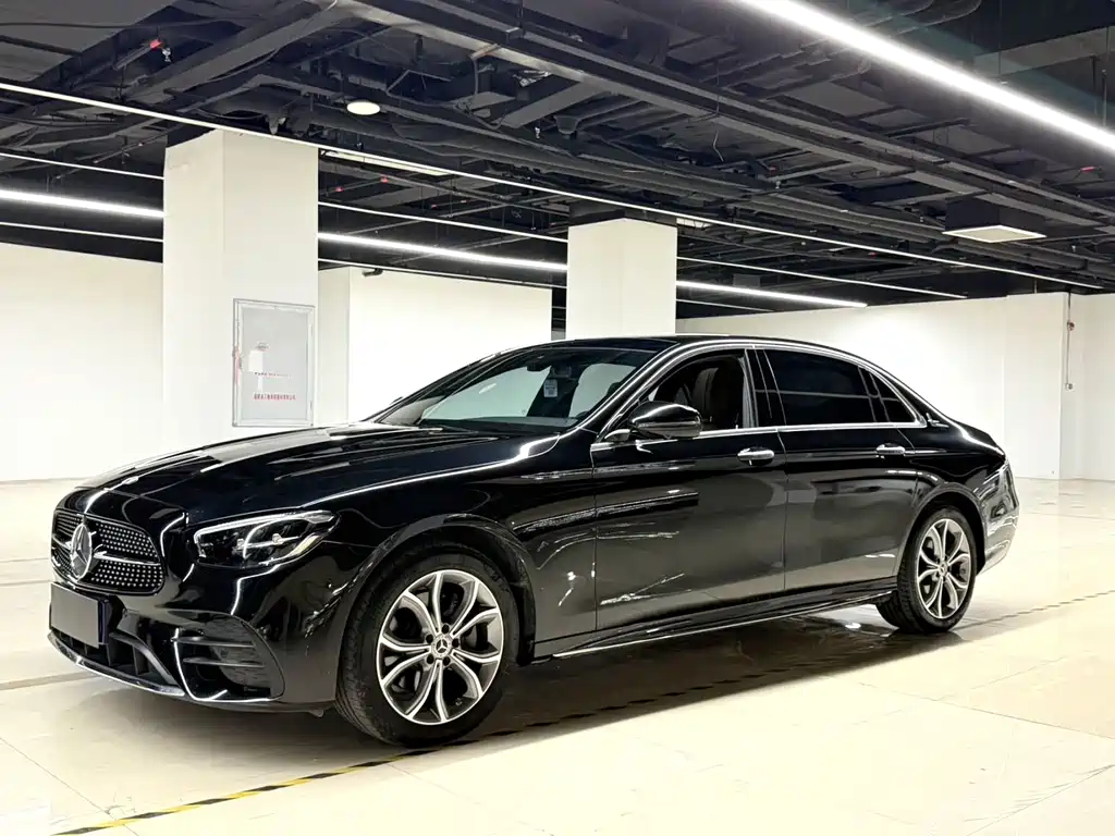 Mercedes-Benz E-Class 2022 — фото 1