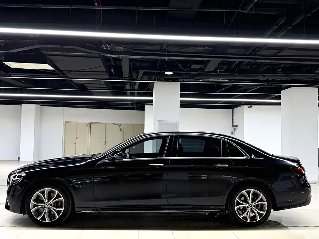 Mercedes-Benz E-Class 2022 — фото 3