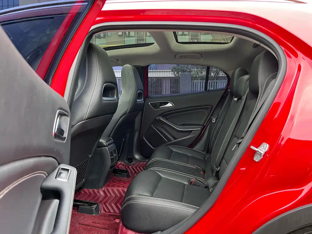 Mercedes-Benz GLA 2016 — фото 15