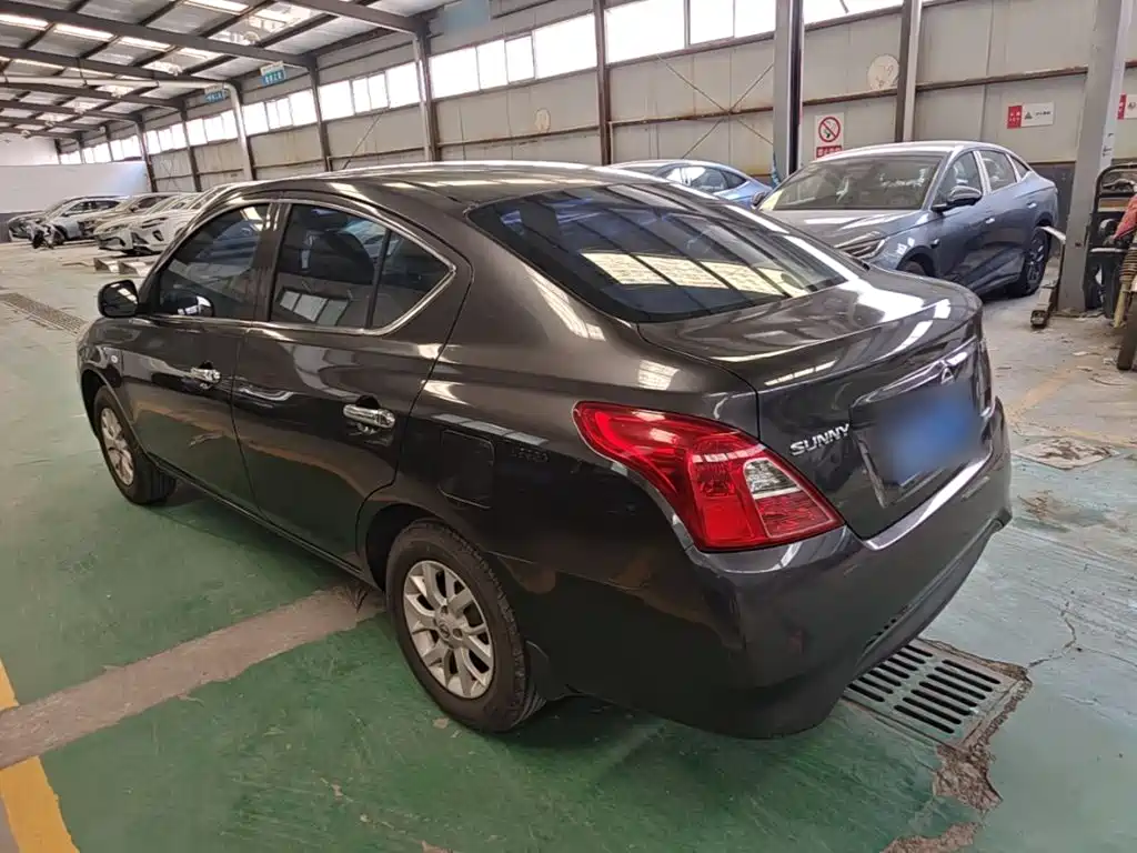 Nissan Sunny 2015 — фото 5