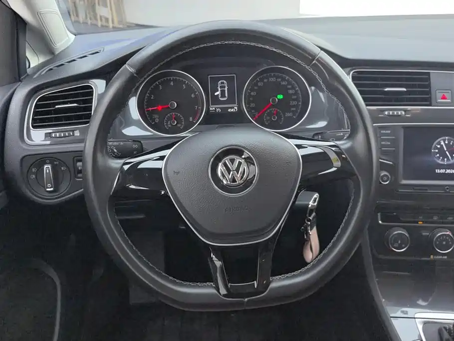Volkswagen Golf 2017 — фото 15