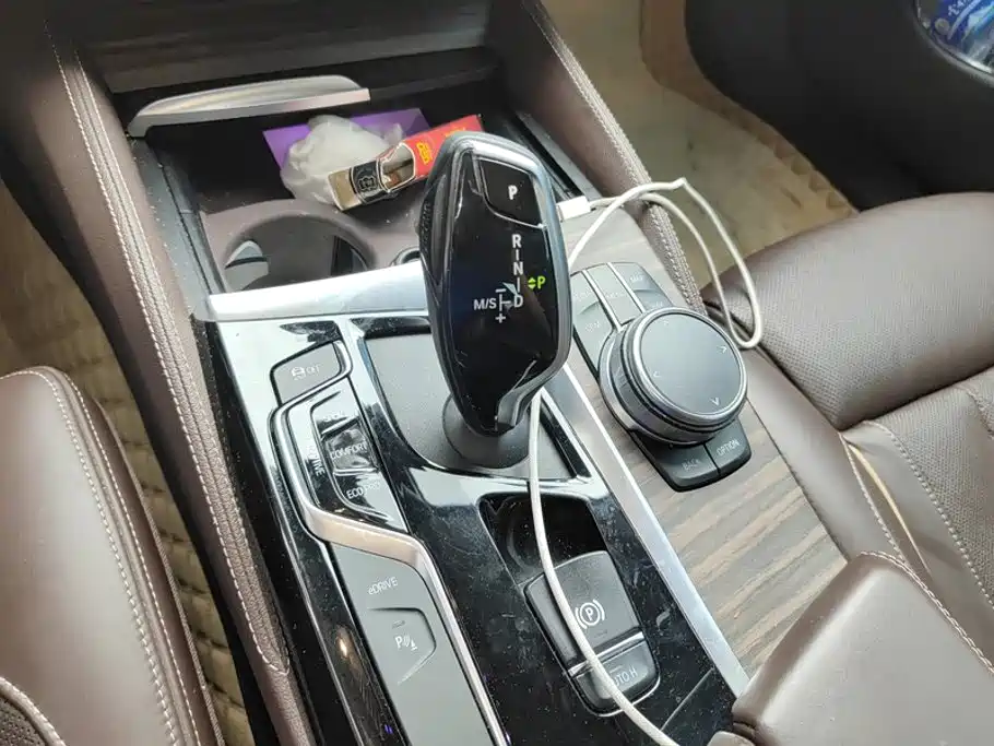 BMW 5 Series New Energy 2020 — фото 16