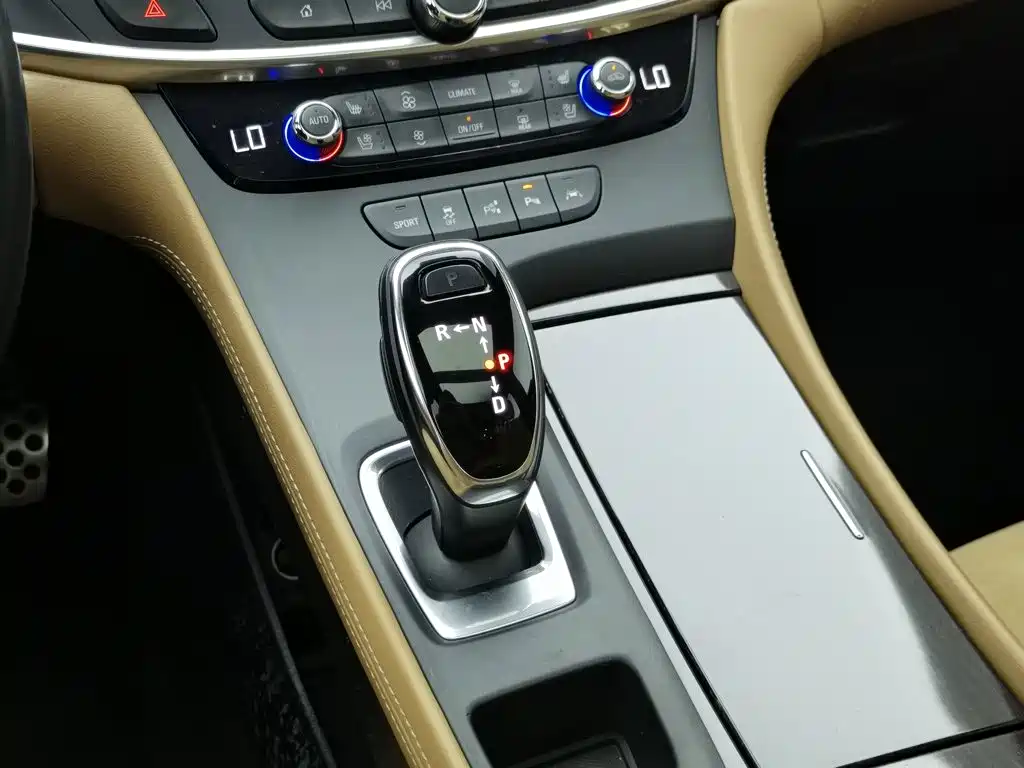 Buick LaCrosse 2017 — фото 13