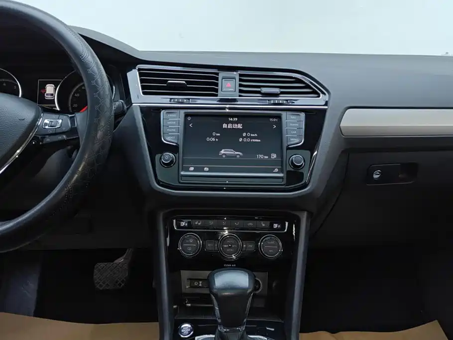 Volkswagen Tiguan L 2017 — фото 13