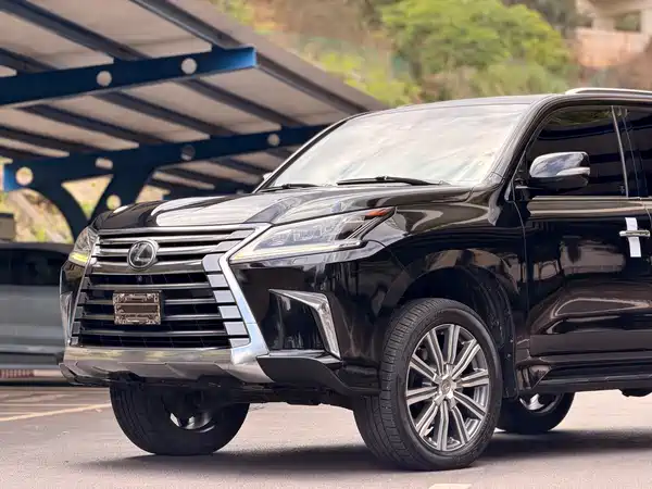 Lexus LX 2017