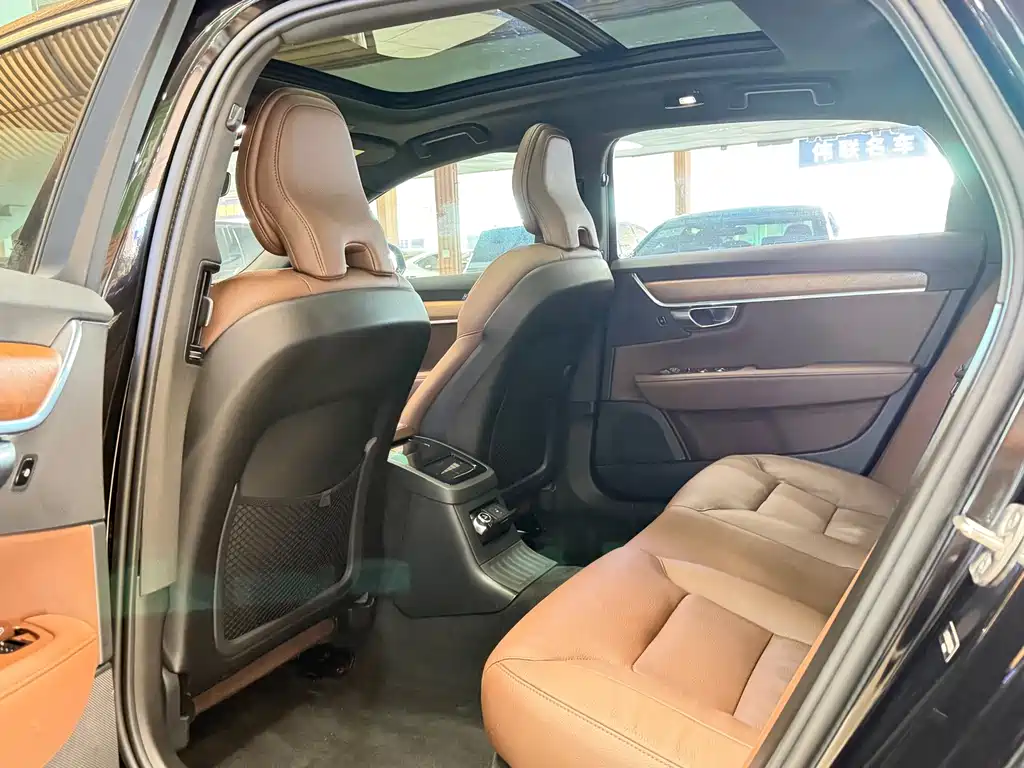 Volvo S90 Plug-In Hybrid 2022 — фото 12