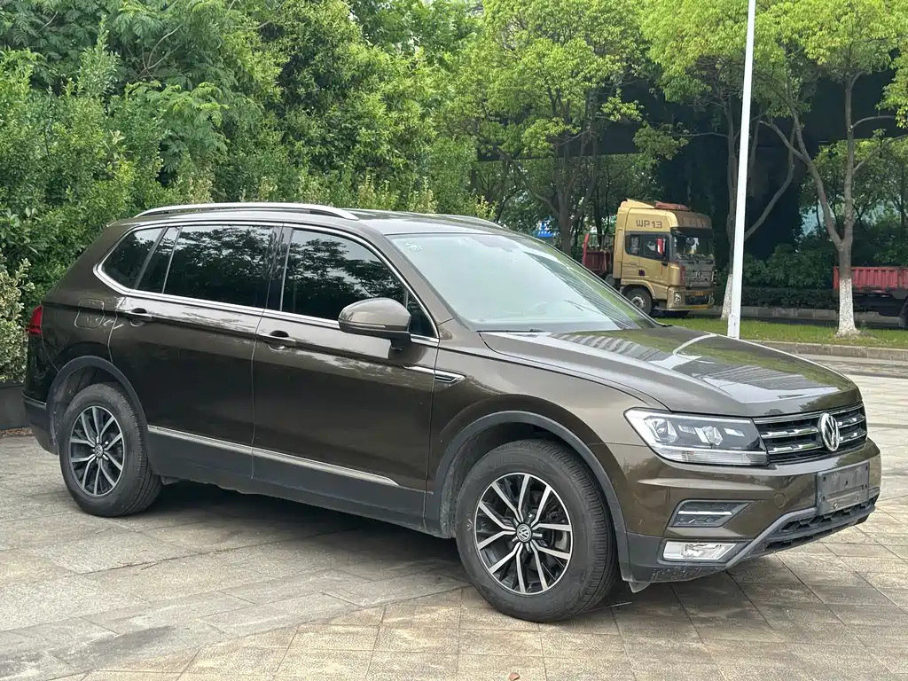 Volkswagen Tiguan L 2018 — фото 3