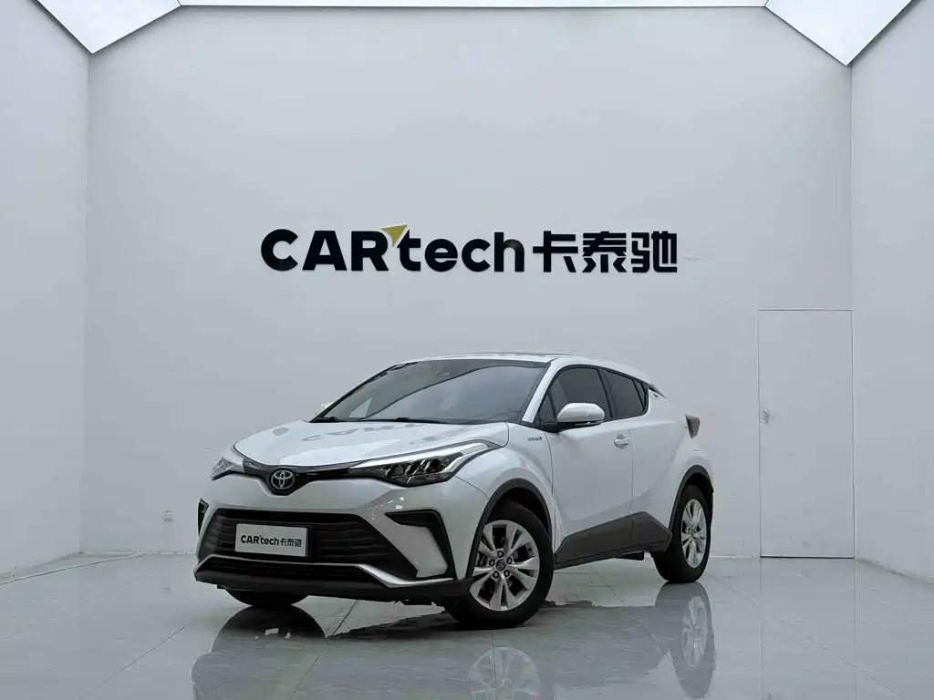 Toyota IZOA 2024 — фото 1
