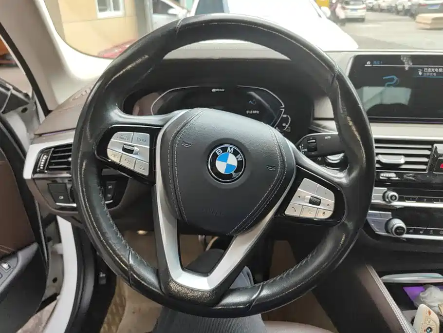 BMW 5 Series New Energy 2020 — фото 15