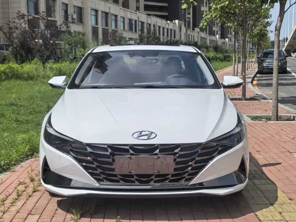 Hyundai Elantra 2022